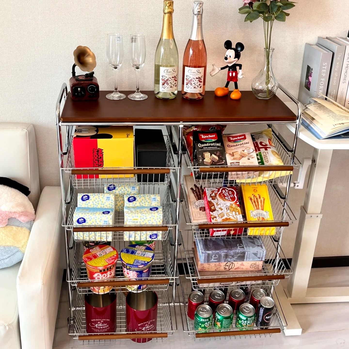 Medieval style storage trolley - огляд і ціна Food Storage Medieval