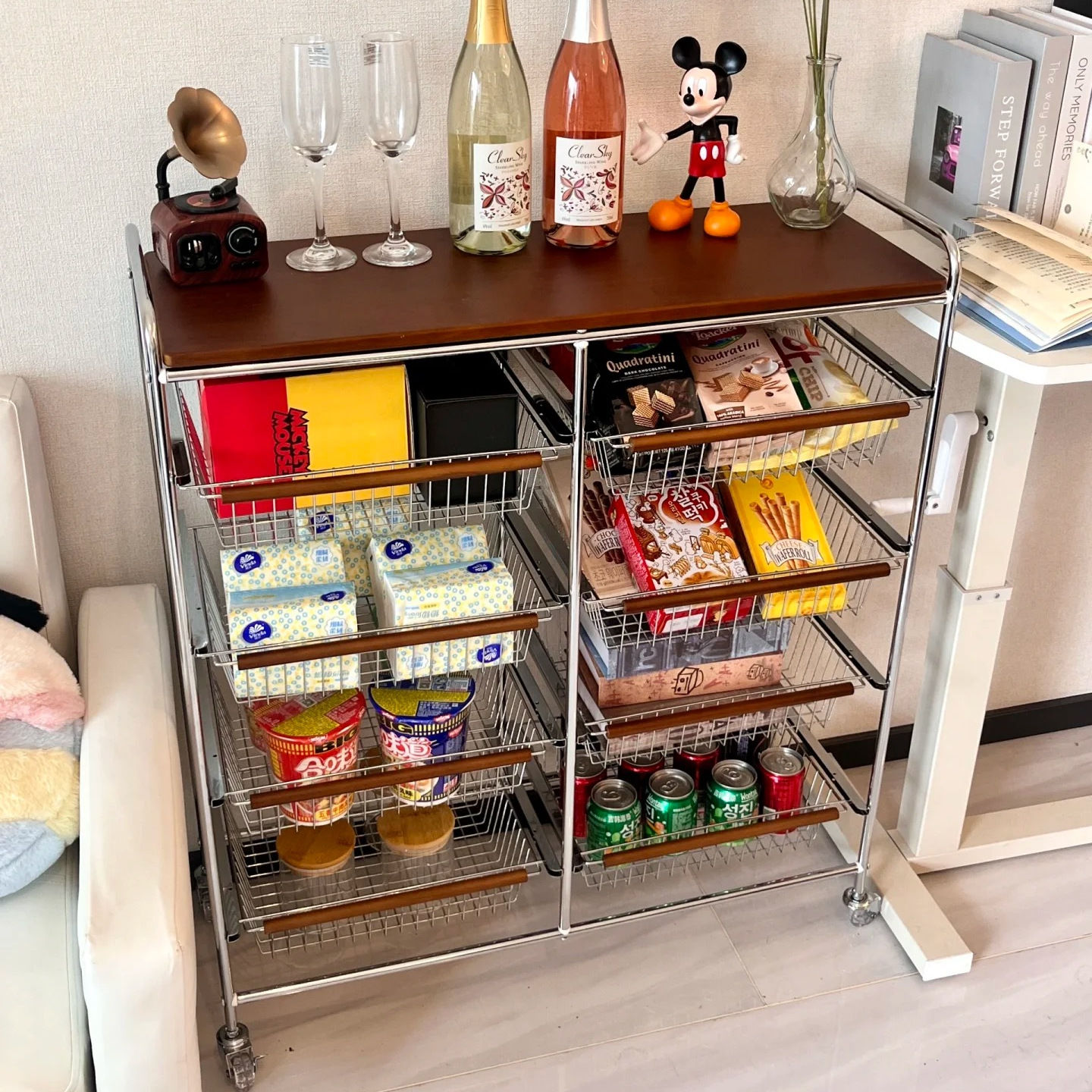 Medieval style storage trolley - огляд і ціна Food Storage Medieval